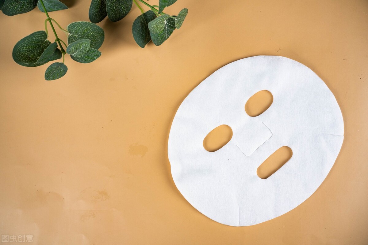 DAAO cosmetics OEM：Is there any difference between a facial mask that is about to expire and a new one?(pic1)