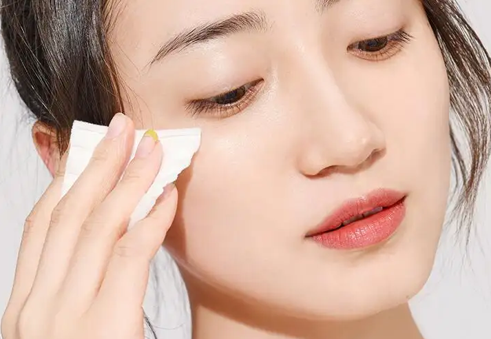 DAAO cosmetics OEM:When choosing anti-aging skincare products, make sure to select the right ingredients.(pic1) image.png