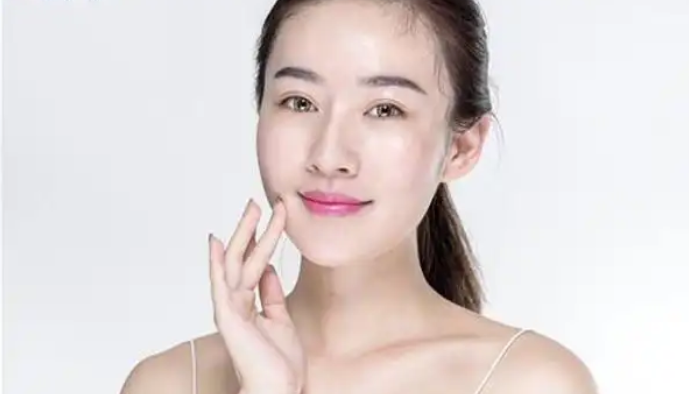 DAAO cosmetics OEM:What is skin over-nutrition?(pic1) image.png