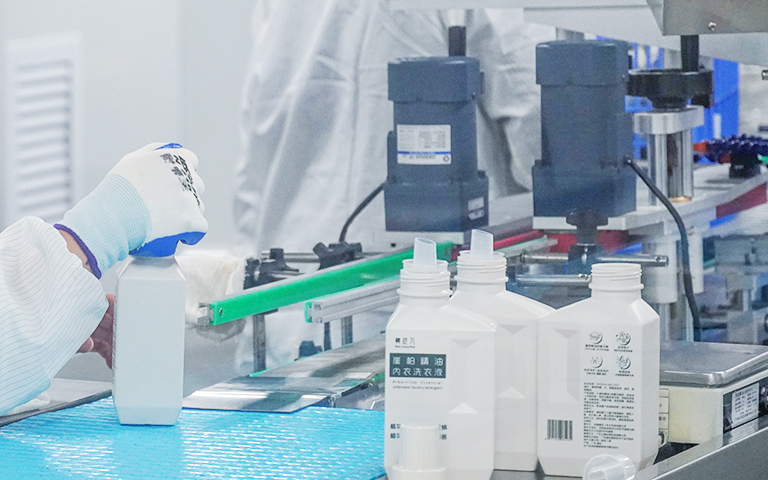 DAAO cosmetics OEM：What exactly is OEM cosmetic manufacturing, and what are the reasons to consider investing in it?(pic1)