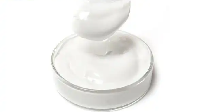 Daao Cosmetic OEM:Does applying sunscreen cause tattoos to fade?(pic1) image.png